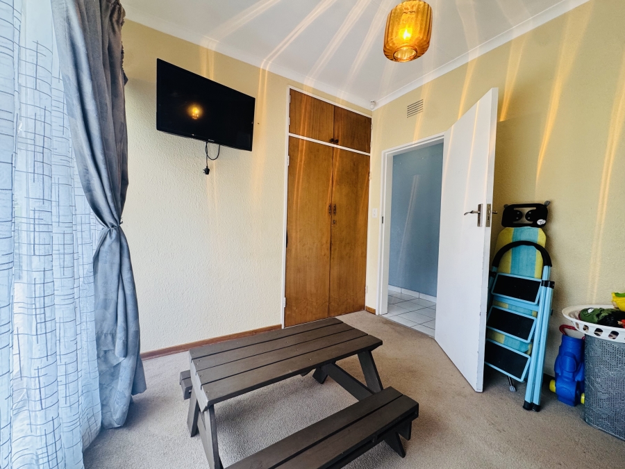 4 Bedroom Property for Sale in La Hoff North West